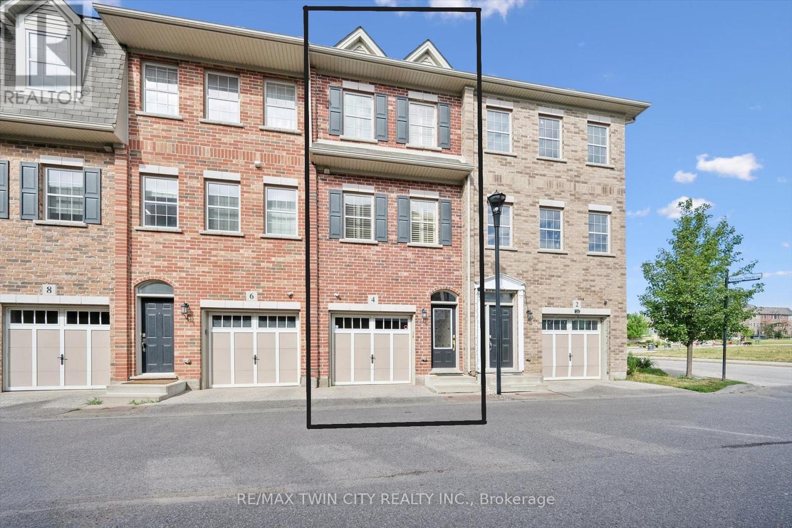 MLS® listing #30208957 for sale located at 4 CHELTENHAM MEWS