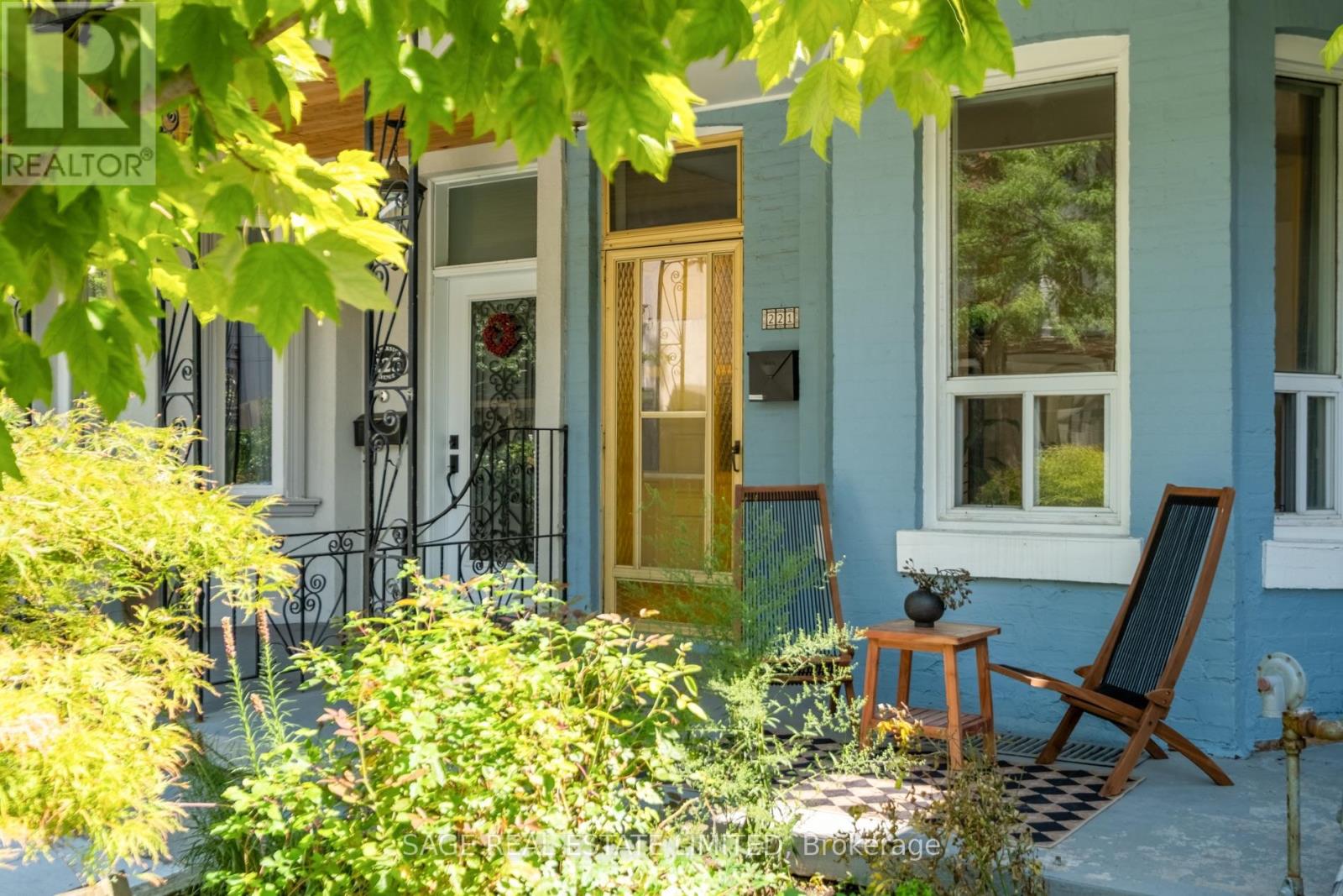 MLS® listing #30209265 for sale located at 221 PALMERSTON AVENUE