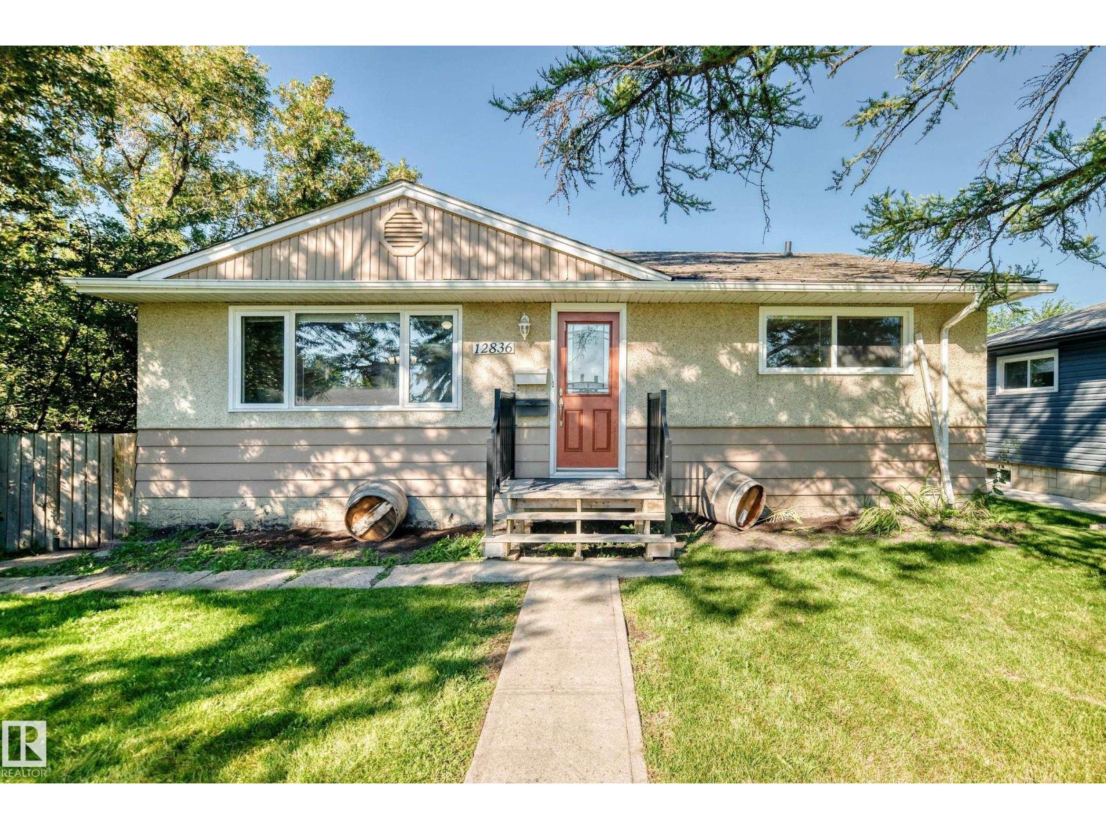 MLS® listing #30211712 for sale located at 12836 88 ST NW