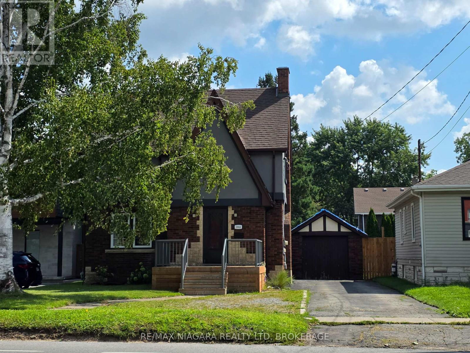 MLS® listing #30211754 for sale located at 5944 DORCHESTER ROAD
