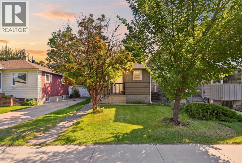 MLS® listing #30212030 for sale located at 2512 19 Street NW