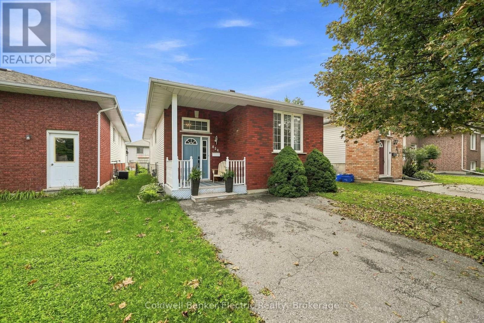 MLS® listing #30212112 for sale located at 854 ABBEY LANE