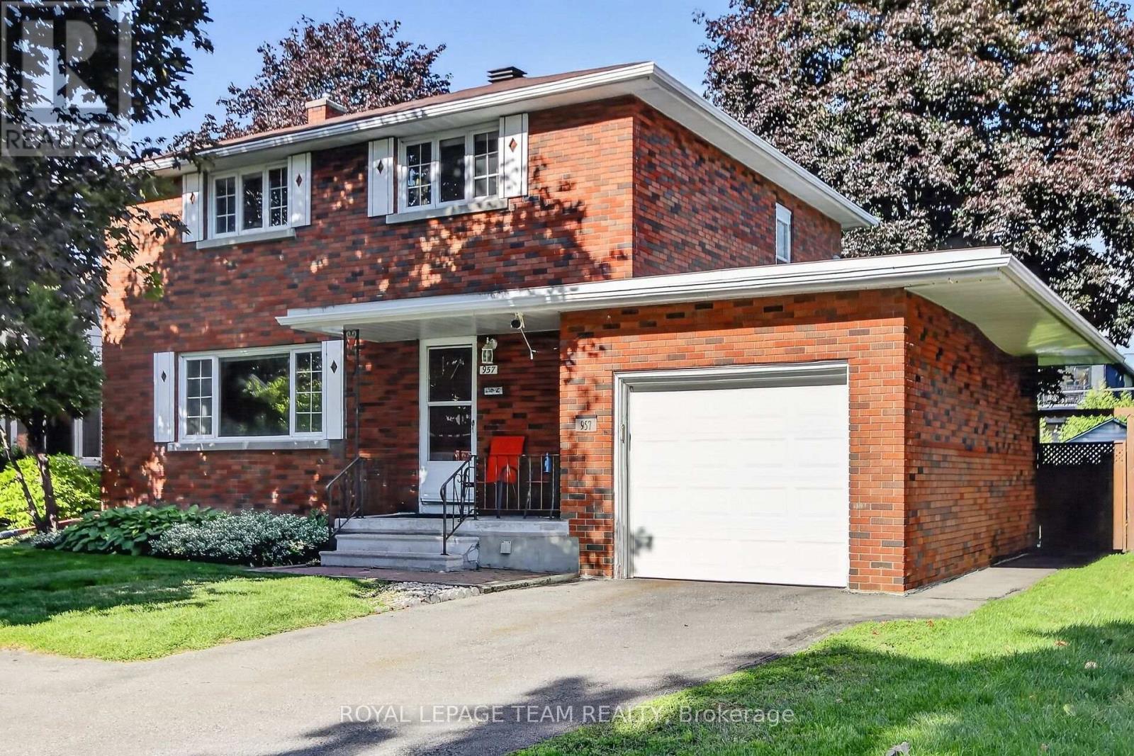MLS® listing #30212408 for sale located at 957 WINNINGTON AVENUE