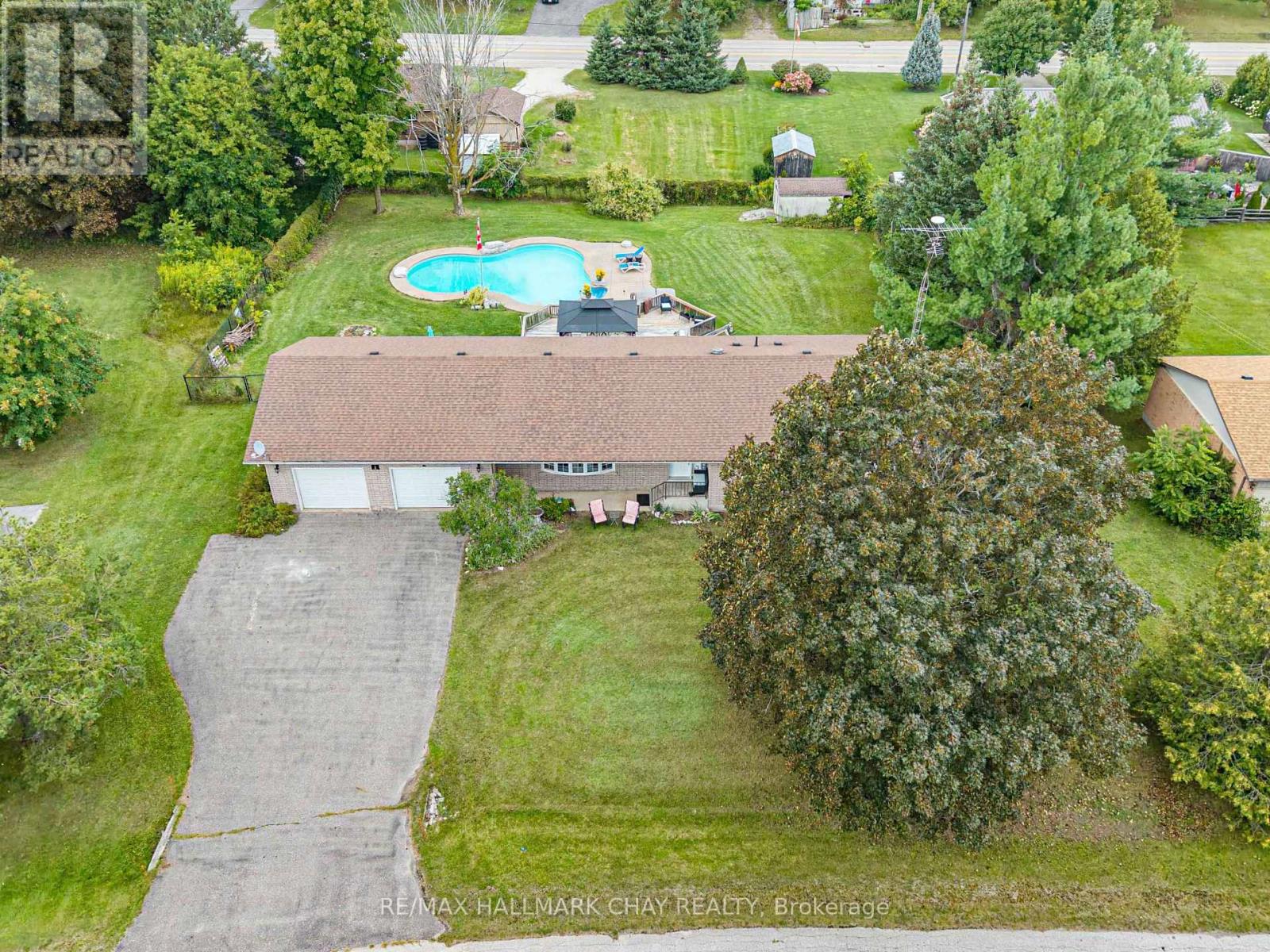 MLS® listing #30212970 for sale located at 6 MAES CRESCENT