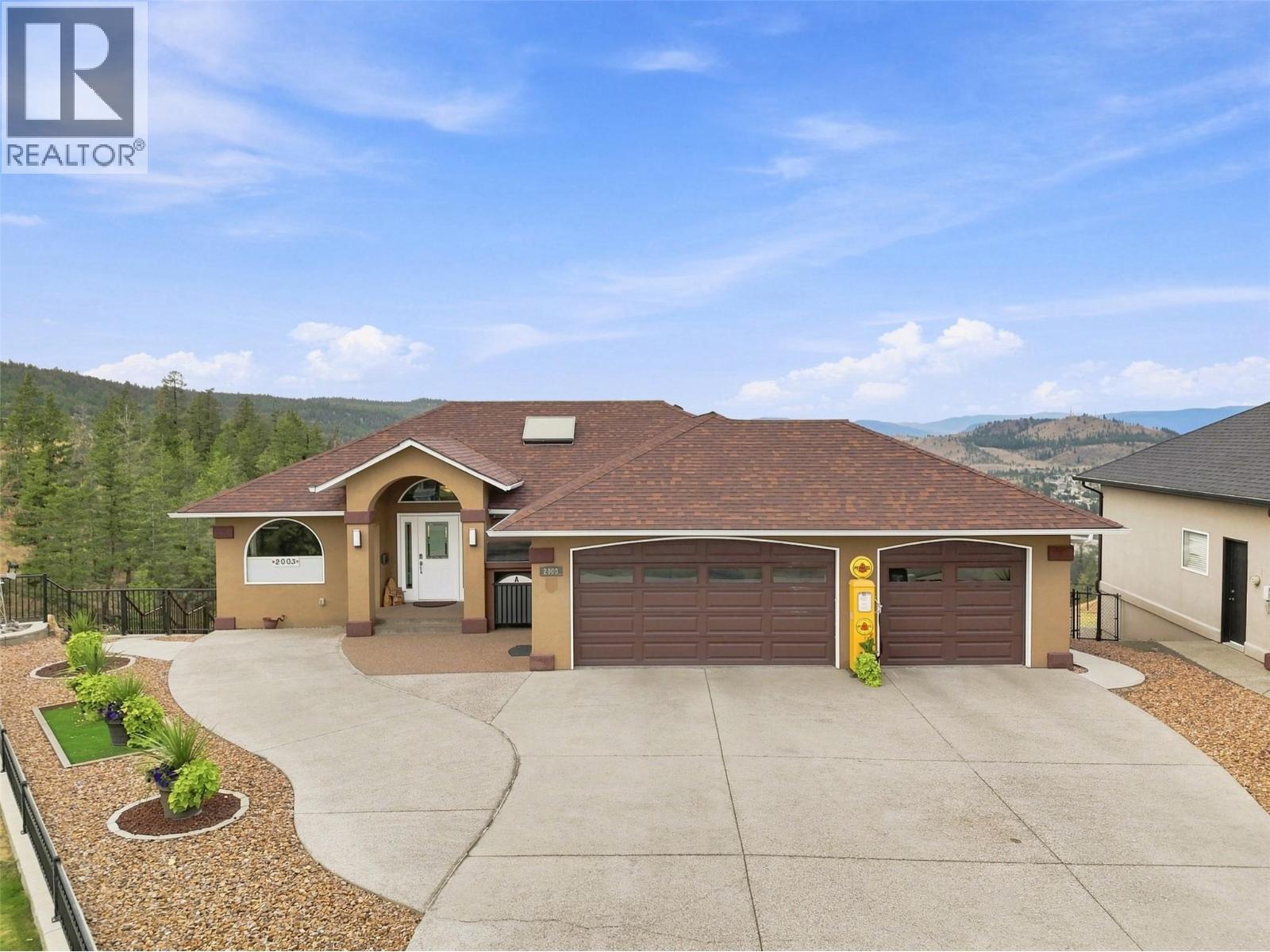MLS® listing #30216083 for sale located at 2003 MUIRFIELD Road