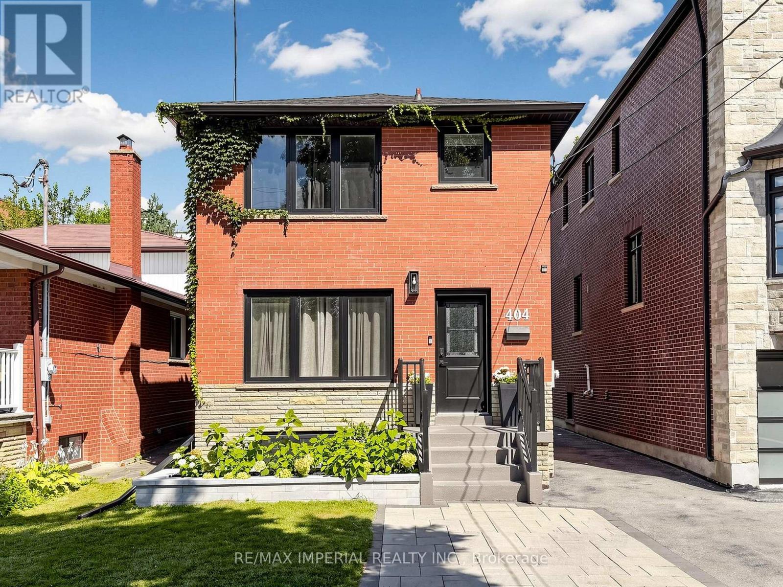 MLS® listing #30218362 for sale located at 404 GLEN PARK AVENUE