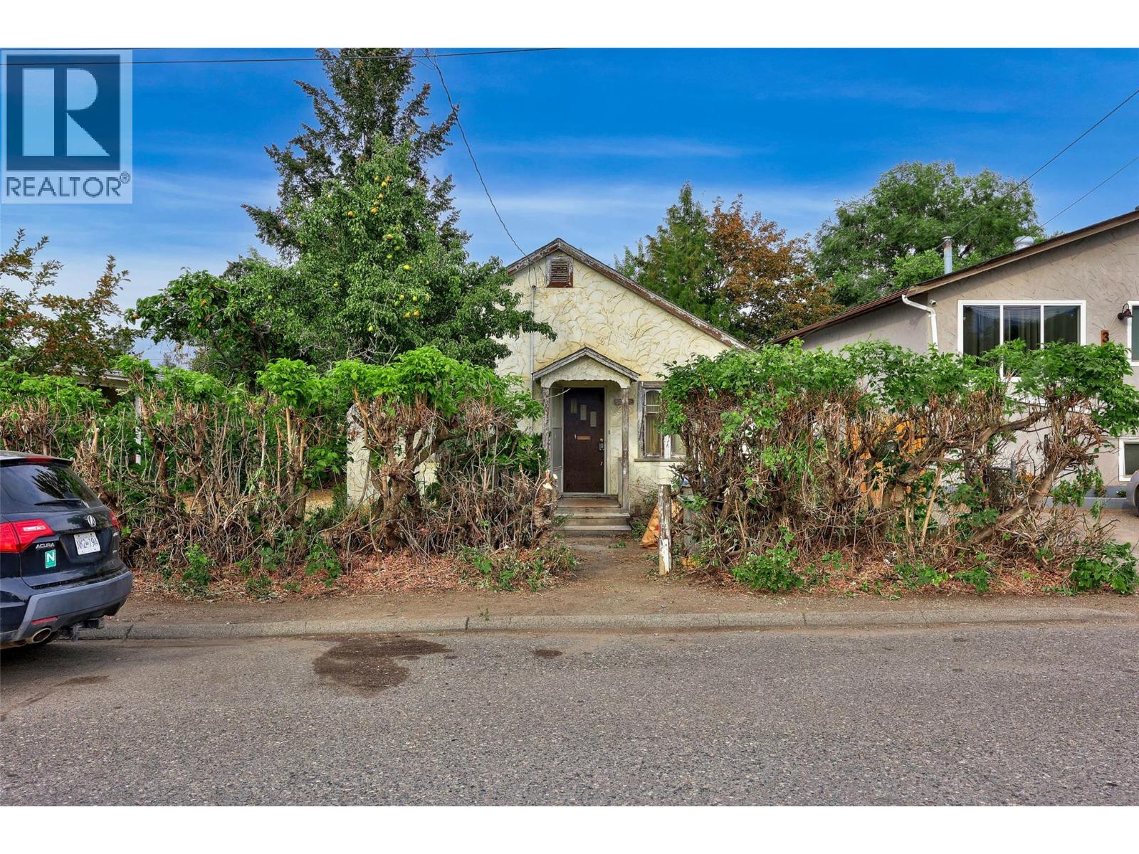 MLS® listing #30220640 for sale located at 322 LINDEN Avenue