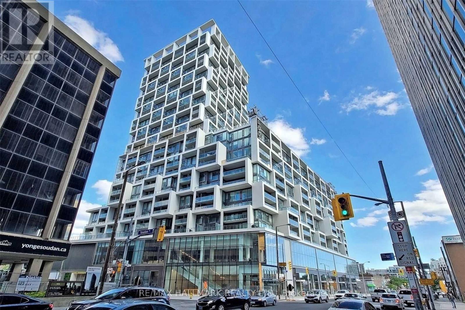 MLS® listing #30221396 for sale located at 707 - 5 SOUDAN AVENUE