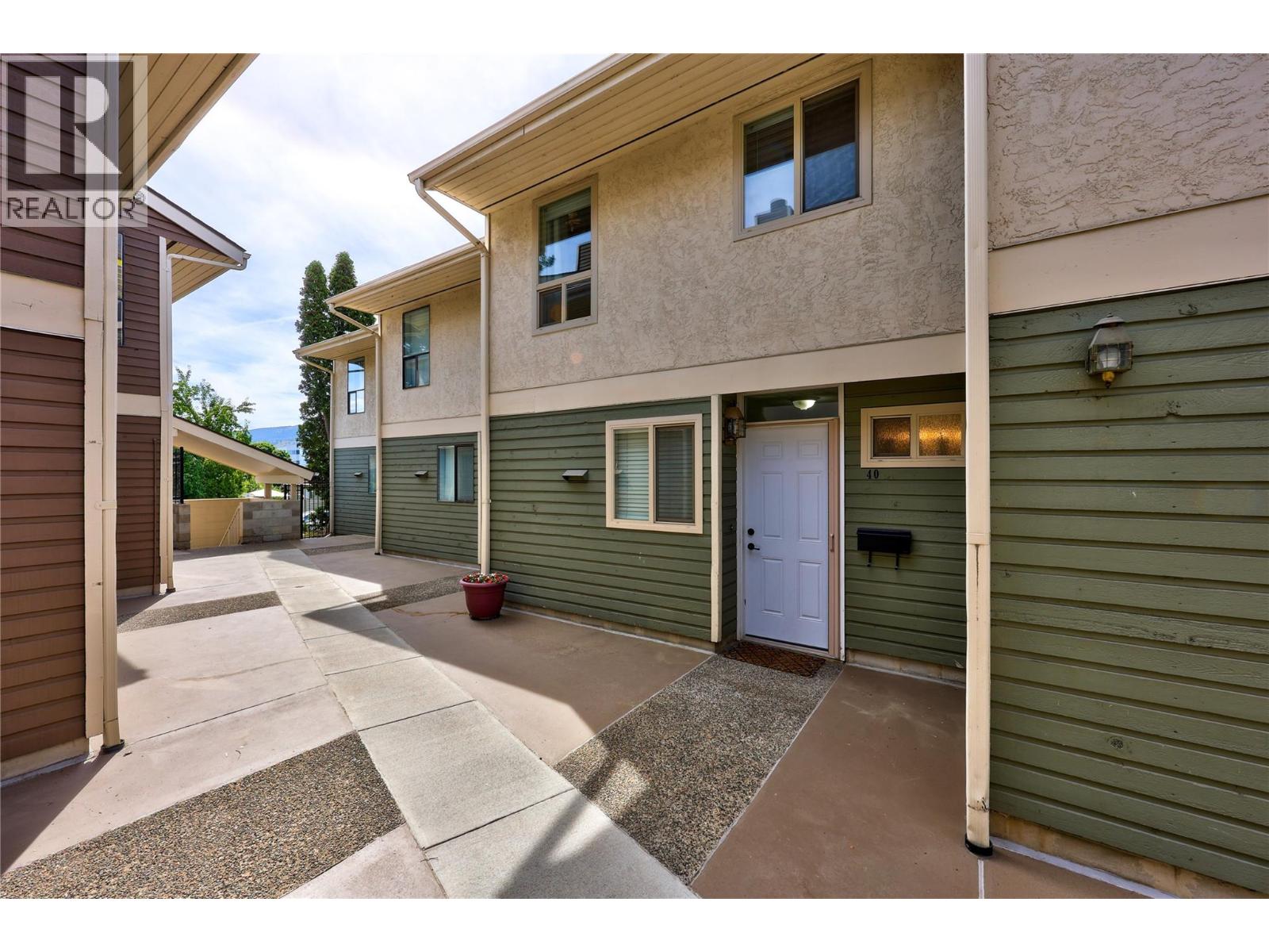 MLS® listing #30223393 for sale located at 145 NICOLA Street Unit# 40