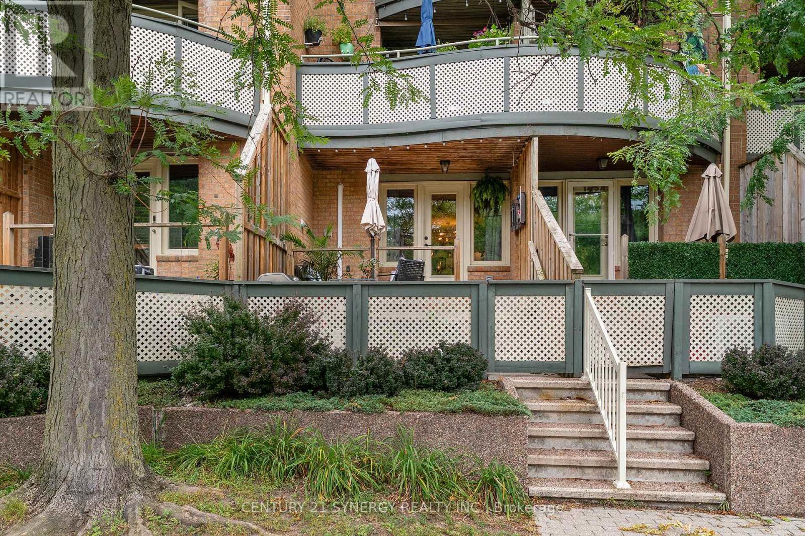 MLS® listing #30223567 for sale located at 5 - 2 COLUMBUS AVENUE