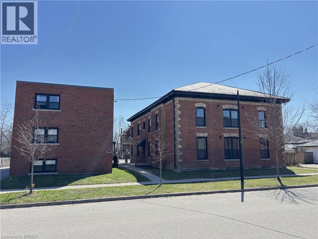 MLS® listing #30223618 for sale located at 7 SHERIDAN Street Unit# 5