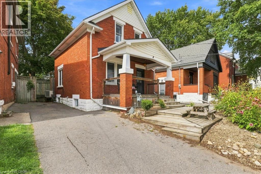 MLS® listing #30223755 for sale located at 40 GUELPH Street