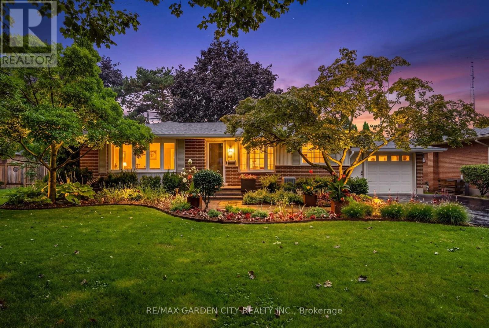 MLS® listing #30223846 for sale located at 13 PRESTON DRIVE