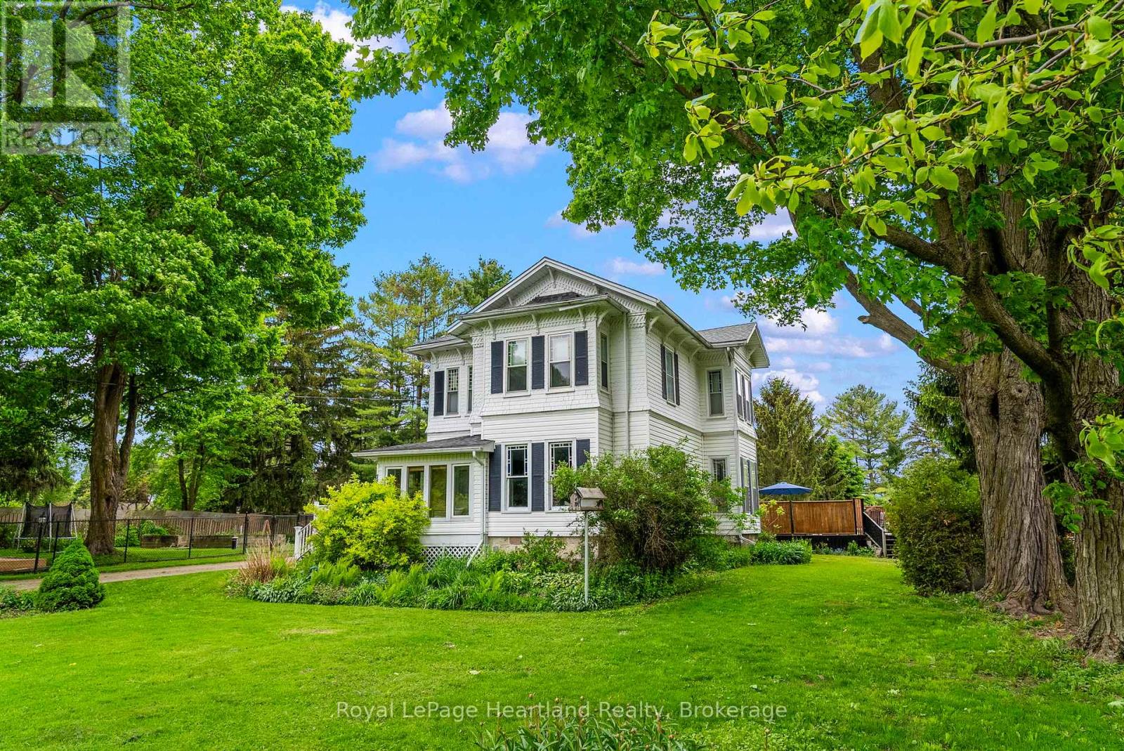 MLS® listing #30223896 for sale located at 1047 GIBSON STREET