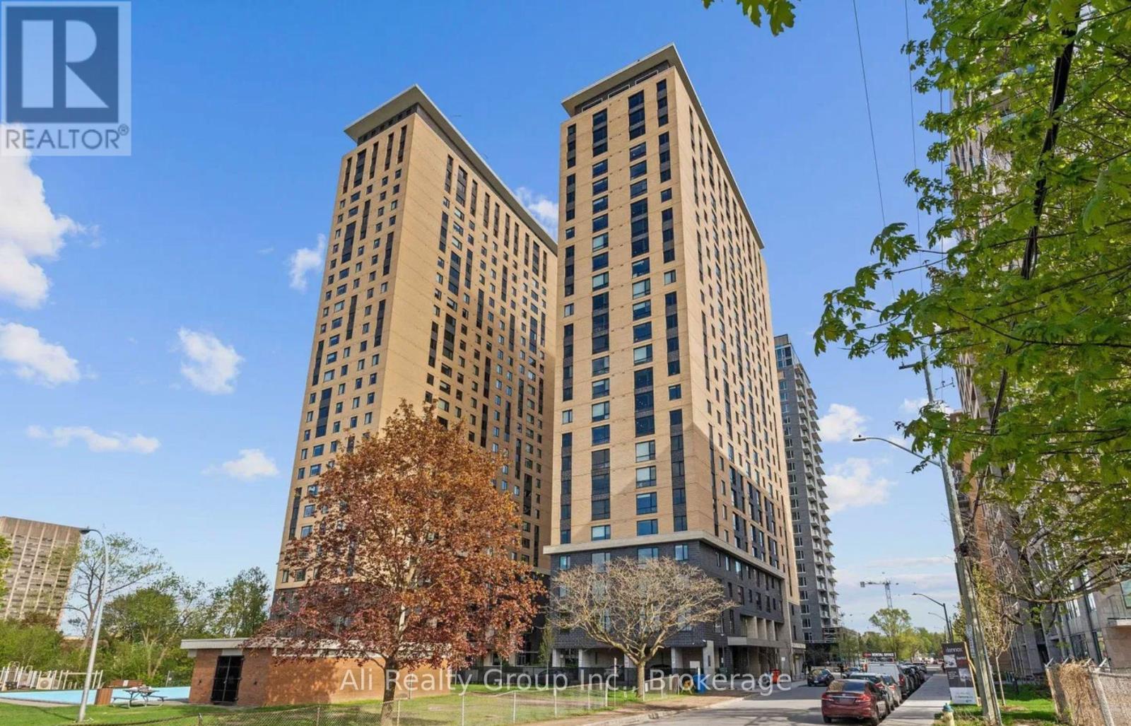 MLS® listing #30225594 for sale located at 603 - 105 CHAMPAGNE AVENUE S