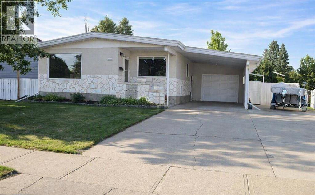 MLS® listing #30225791 for sale located at 1121 Lakemount Boulevard S