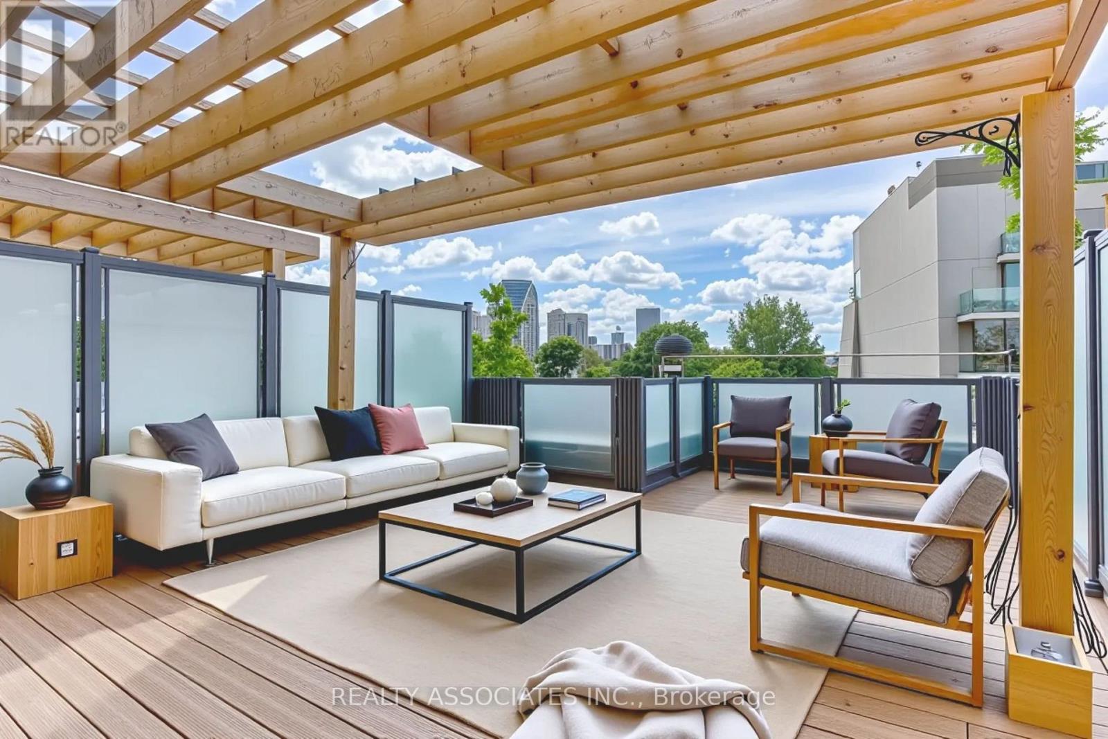 MLS® listing #30226108 for sale located at TH3 - 270 DAVENPORT ROAD