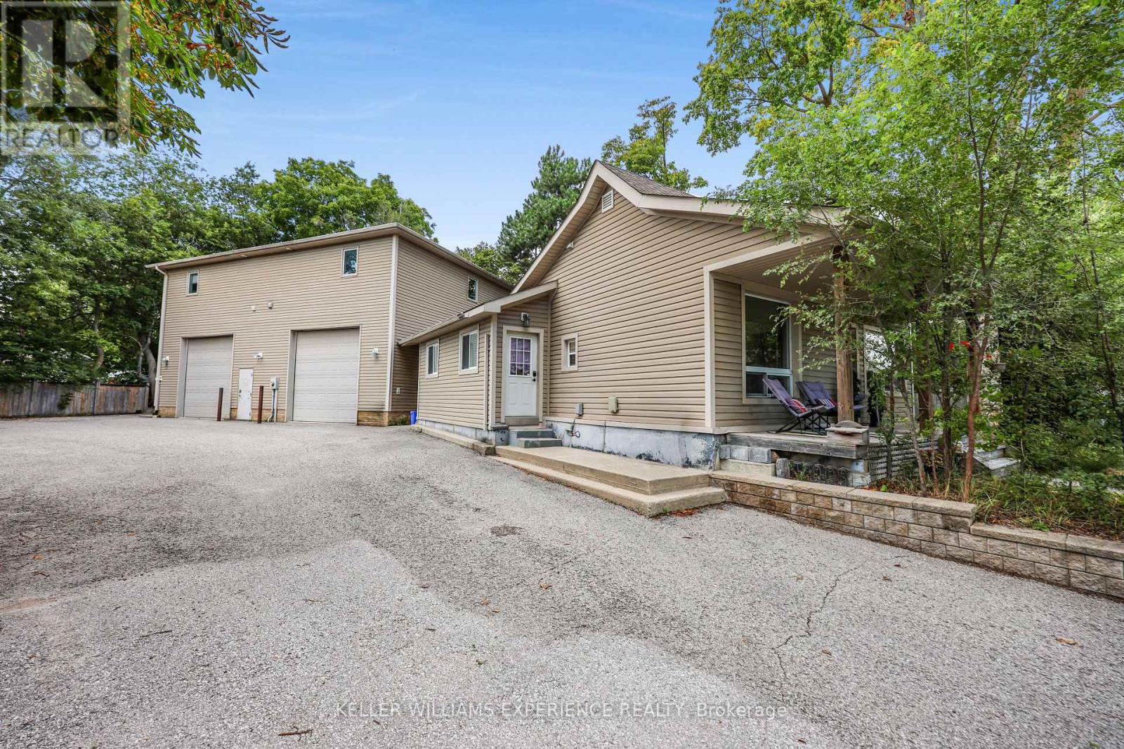 MLS® listing #30226686 for sale located at 19 CENTRE STREET