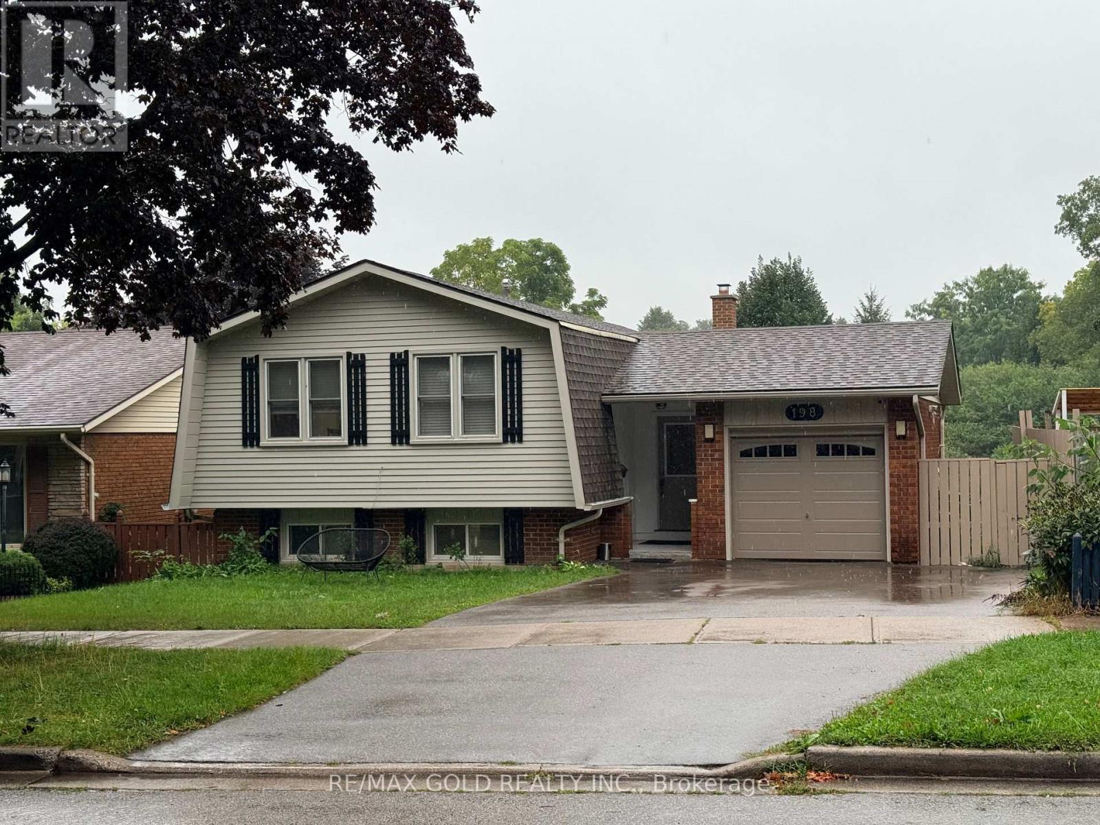 MLS® listing #30226902 for sale located at 198 COACH HILL DRIVE