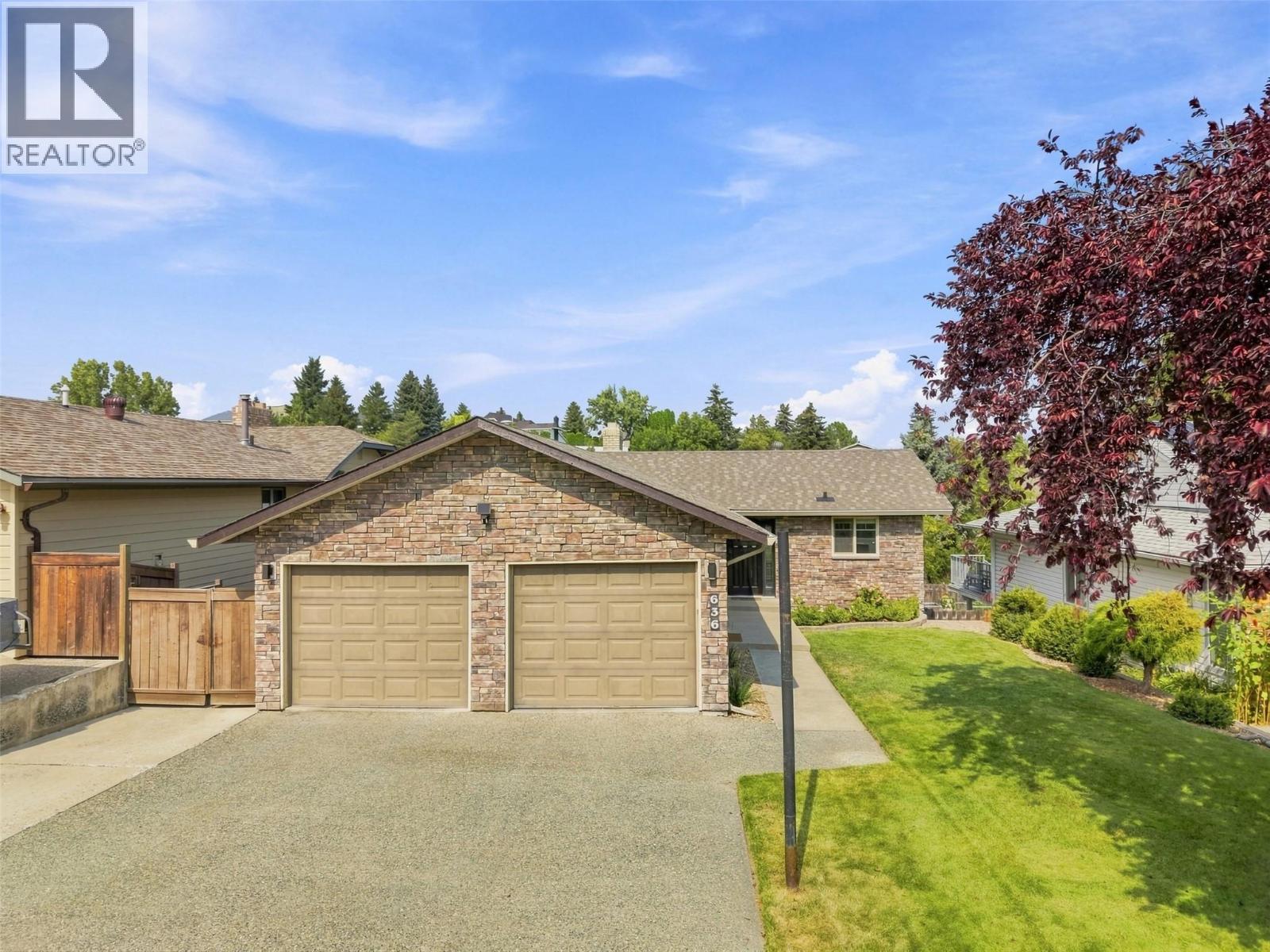 MLS® listing #30227692 for sale located at 636 BRAEMAR Drive
