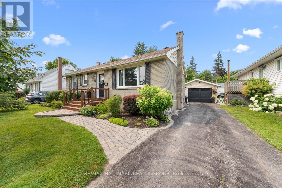 MLS® listing #30228461 for sale located at 515 CLOTHIER STREET E