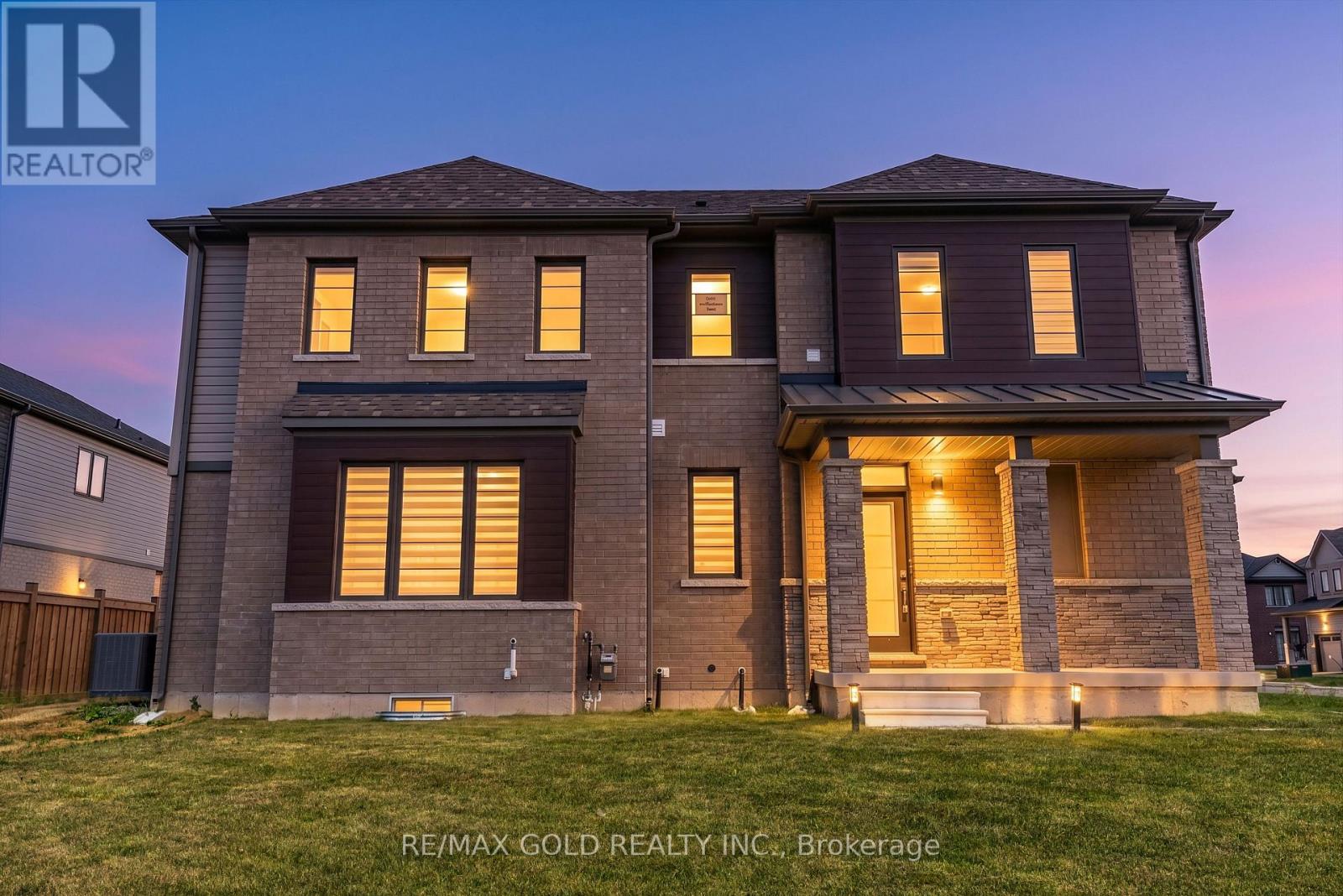 MLS® listing #30228769 for sale located at 25 HERITAGE WAY