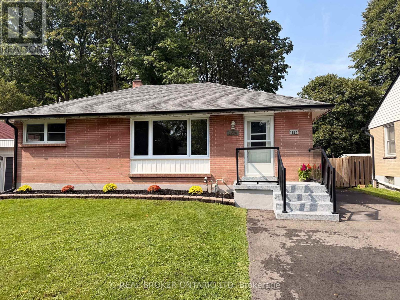 MLS® listing #30228810 for sale located at 1864 HERBERT AVENUE