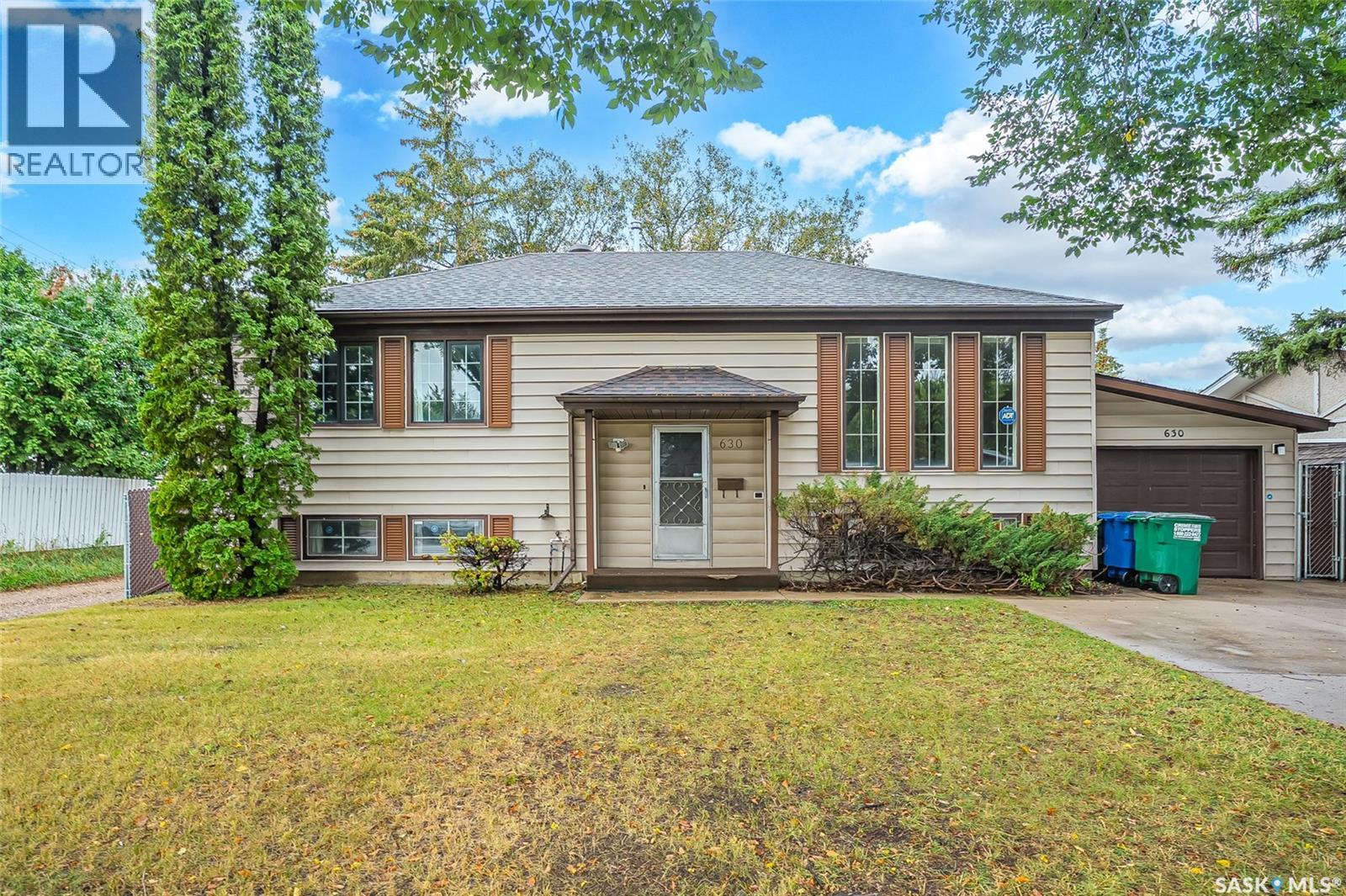 MLS® listing #30228896 for sale located at 630 Acadia DRIVE