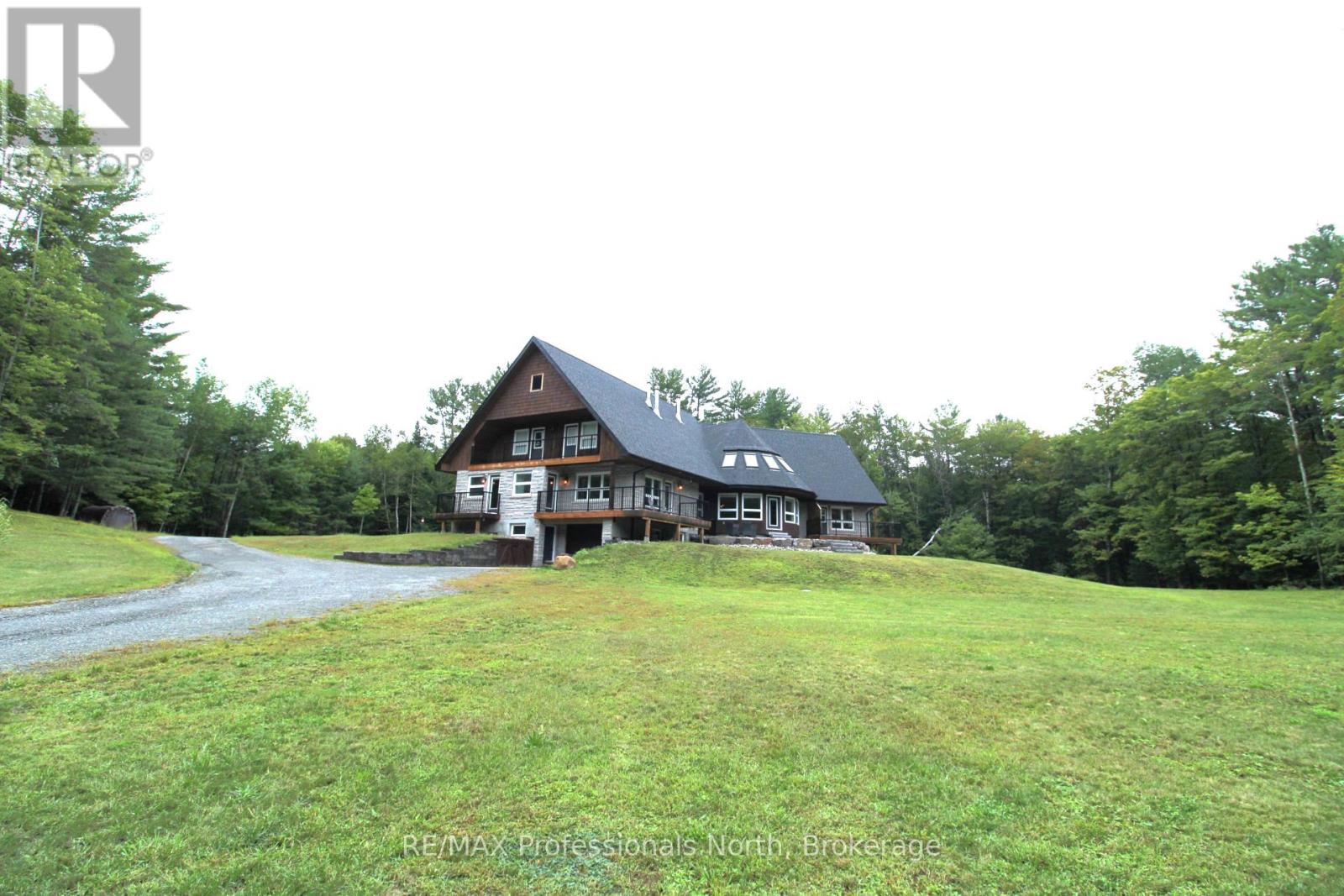 MLS® listing #30229027 for sale located at 1196 RAVENSCLIFFE ROAD