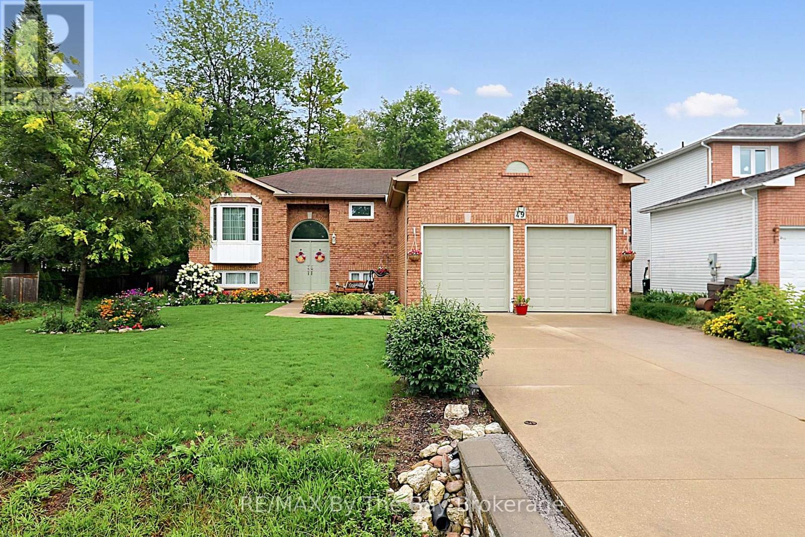 MLS® listing #30229363 for sale located at 49 ROYAL BEECH DRIVE