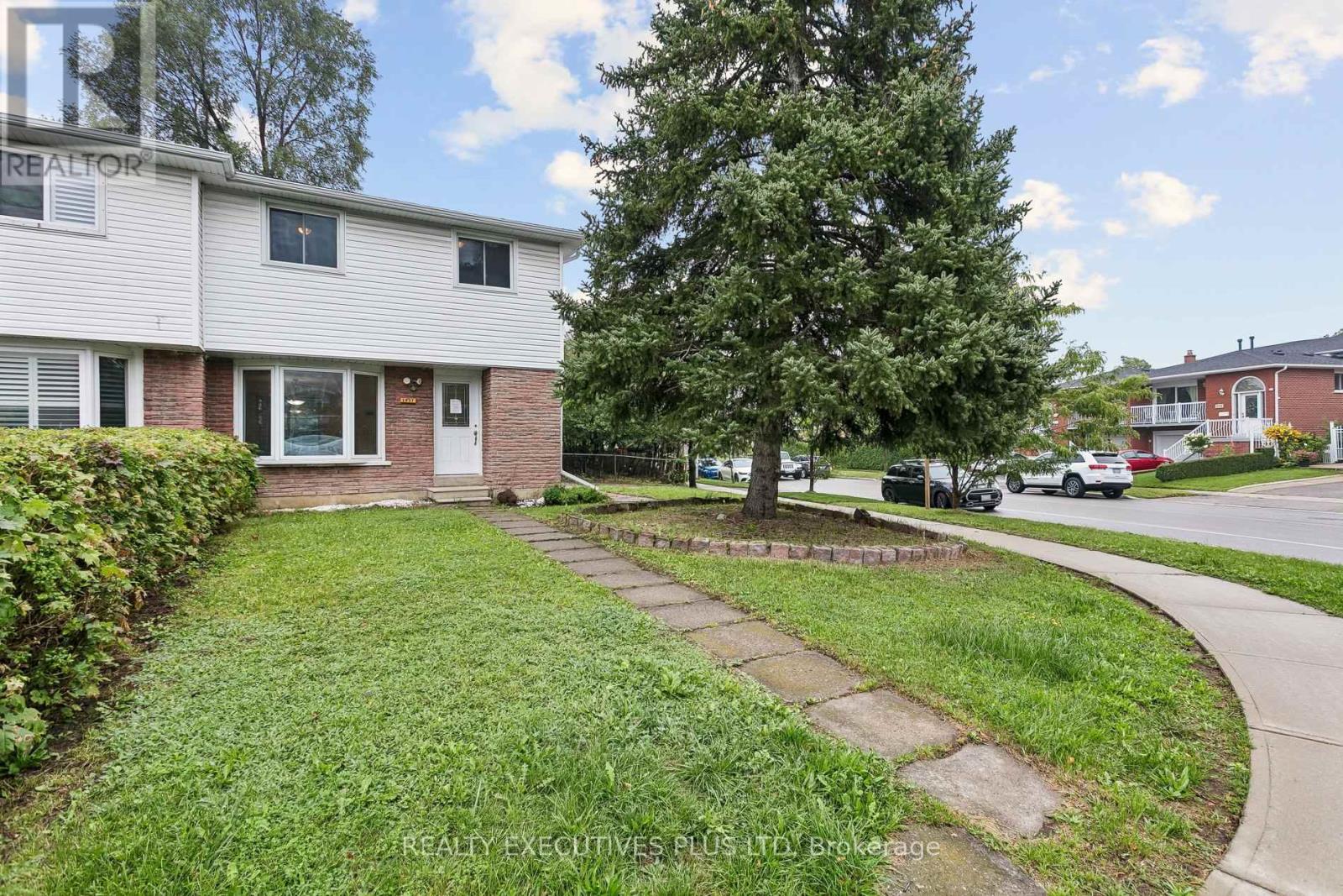 MLS® listing #30229503 for sale located at 1037 STAINTON DRIVE