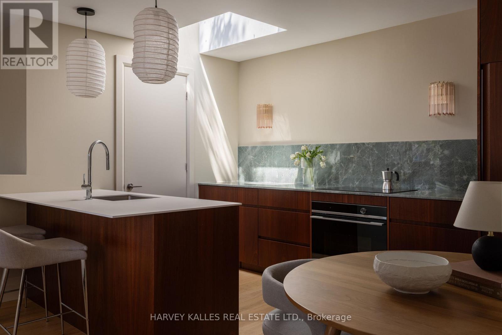 MLS® listing #30229793 for sale located at D - 157 HALLAM STREET