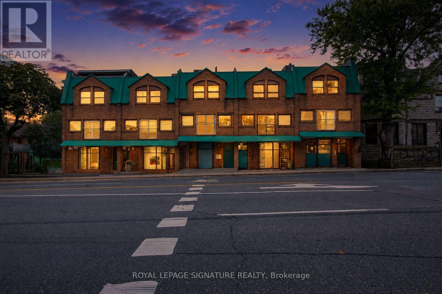 MLS® listing #30230680 for sale located at 4 - 220 AVENUE ROAD