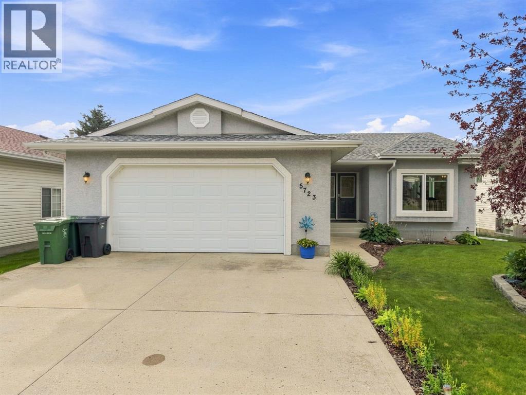 MLS® listing #30231289 for sale located at 5723 51 Avenue Avenue