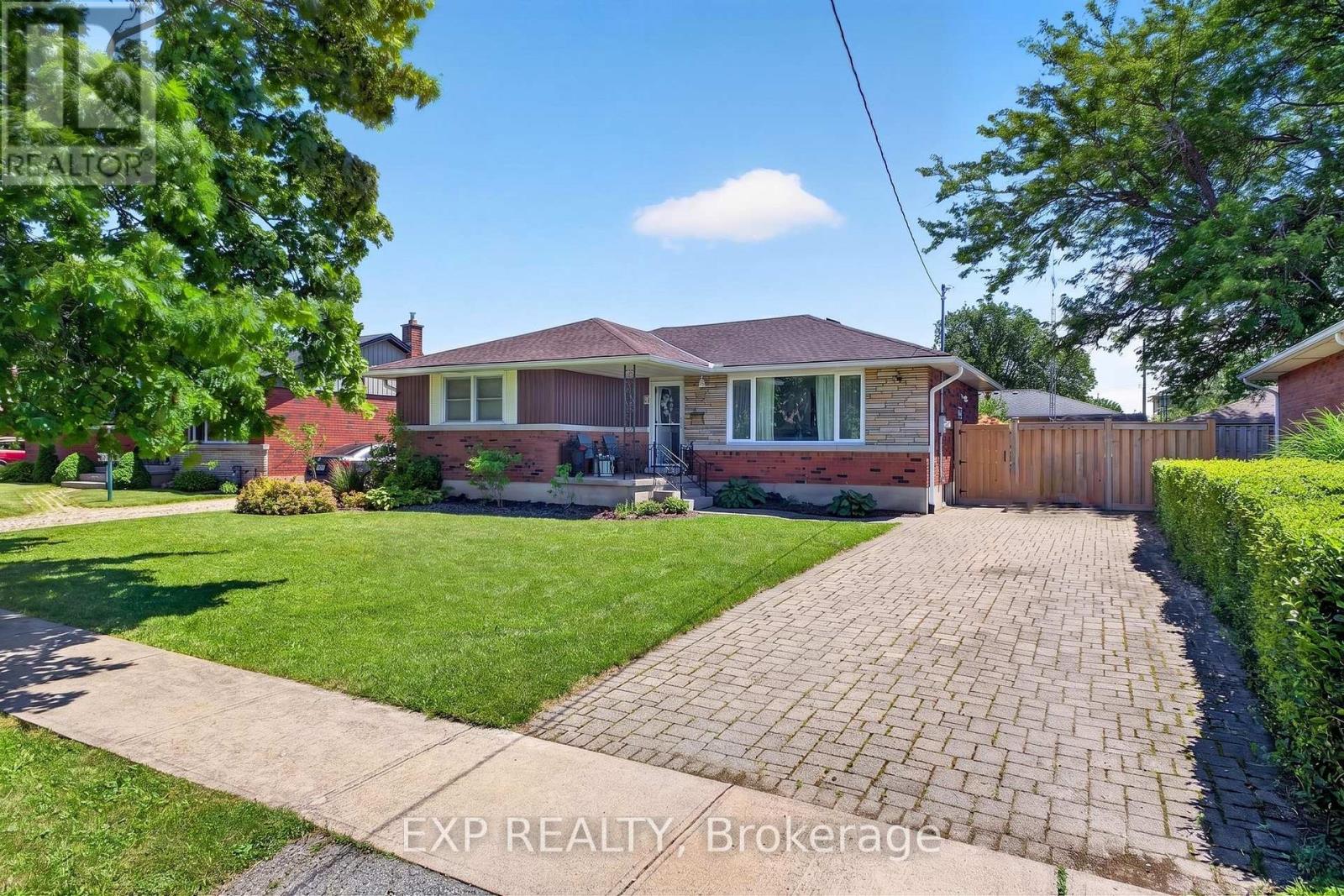 MLS® listing #30233888 for sale located at 8 DUNRAVEN AVENUE