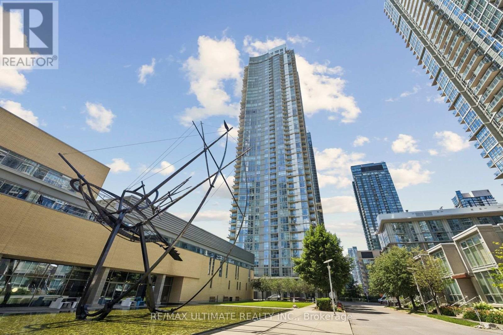 MLS® listing #30233889 for sale located at 1812 - 35 MARINER TERRACE