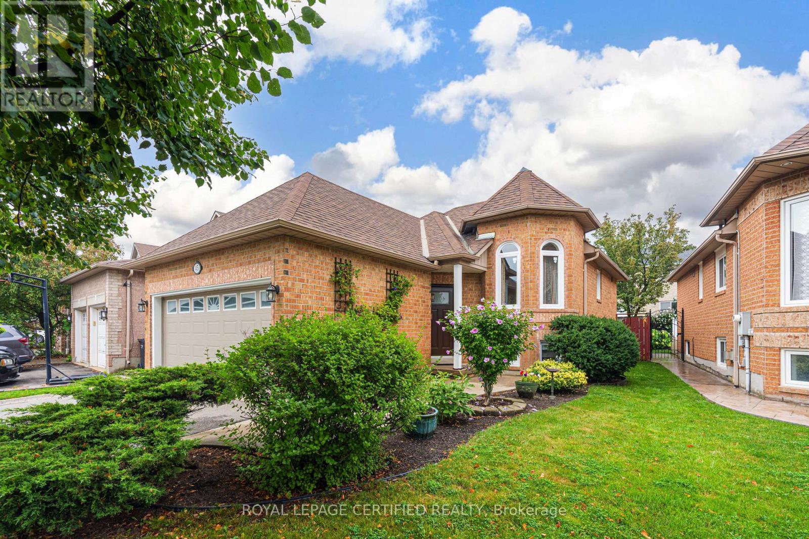 MLS® listing #30234021 for sale located at 45 SPRINGVIEW DRIVE