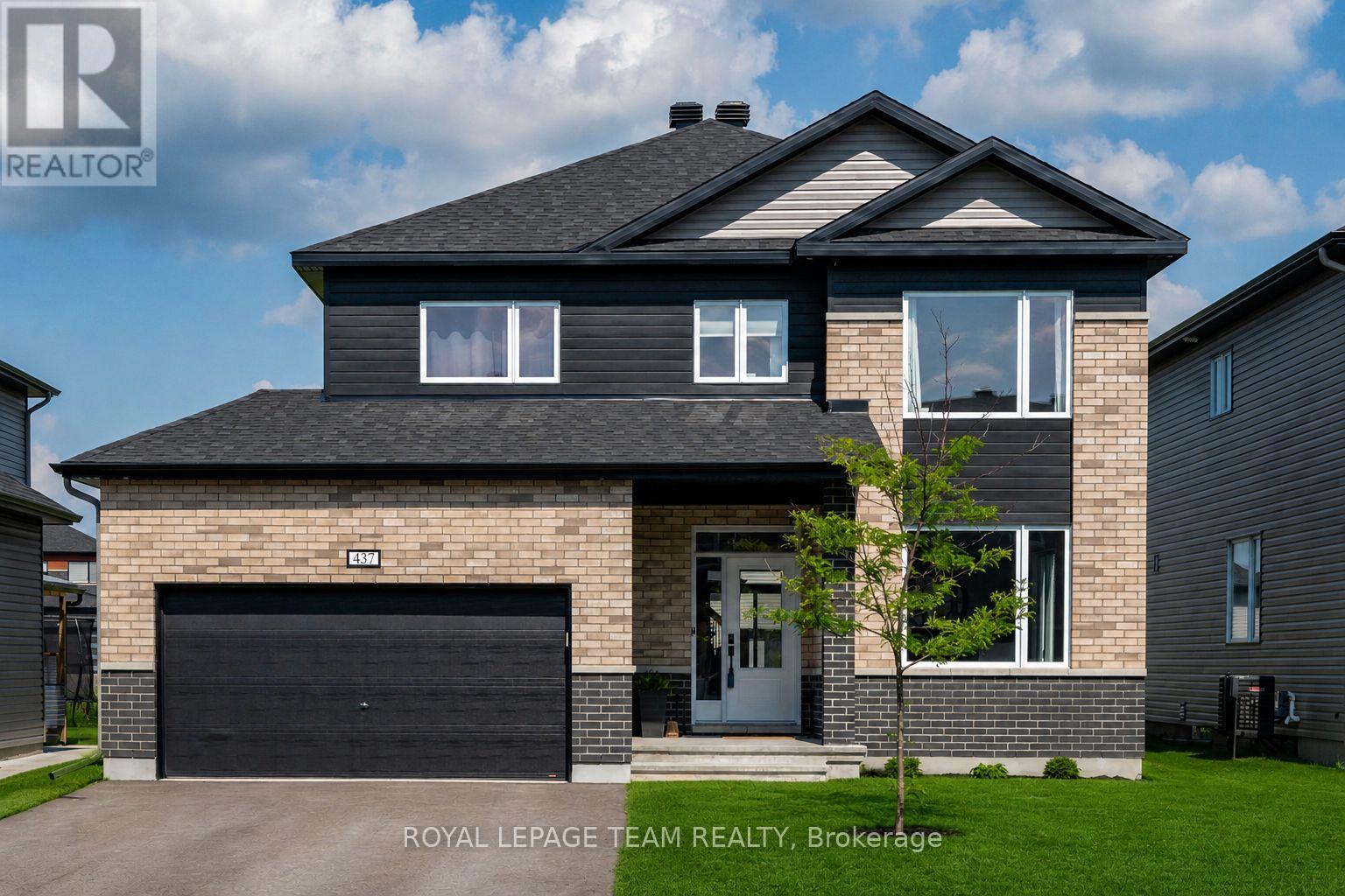 MLS® listing #30234076 for sale located at 437 FLEET CANUCK PRIVATE