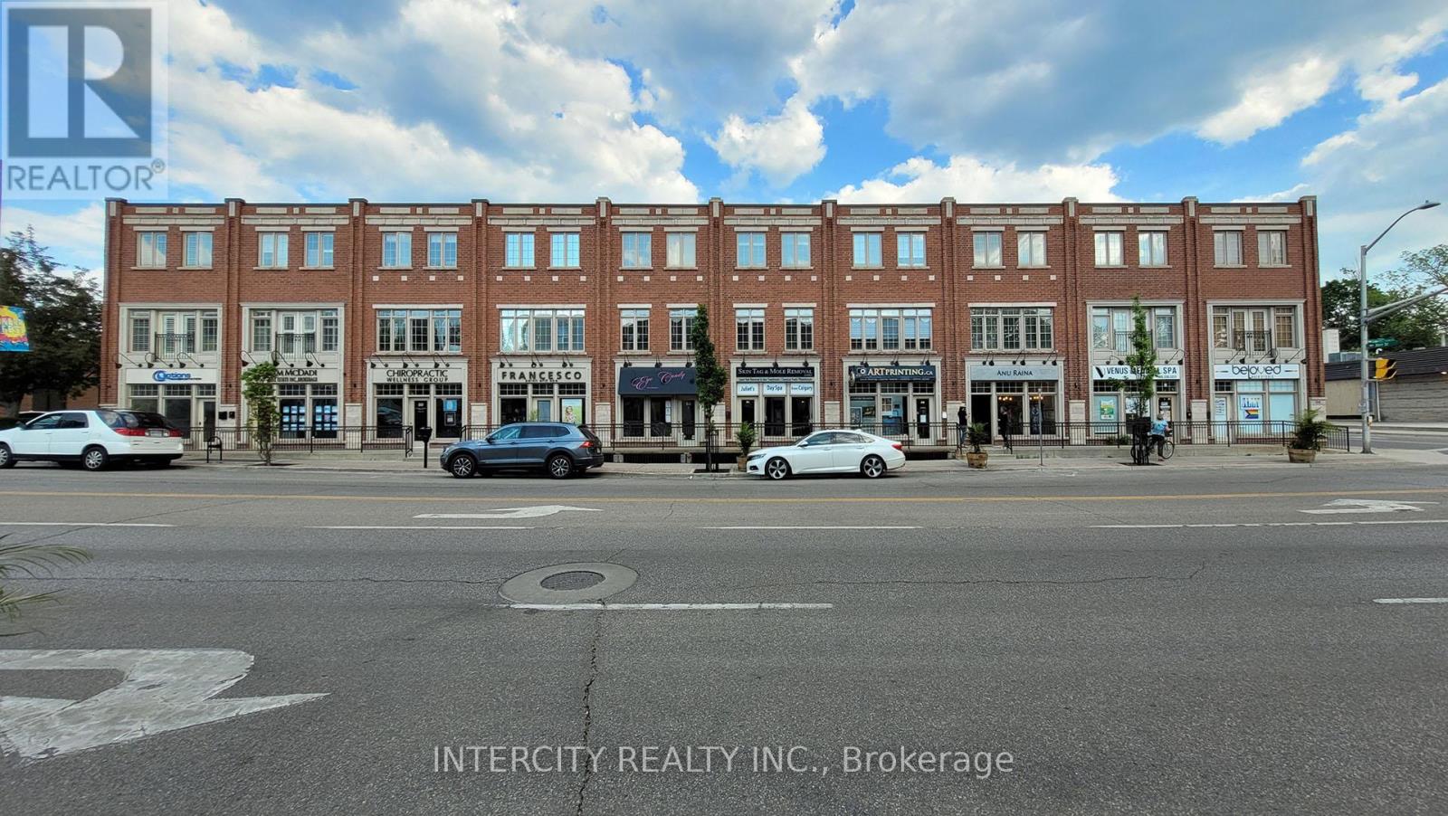 MLS® listing #30234437 for sale located at 86 LAKESHORE ROAD W
