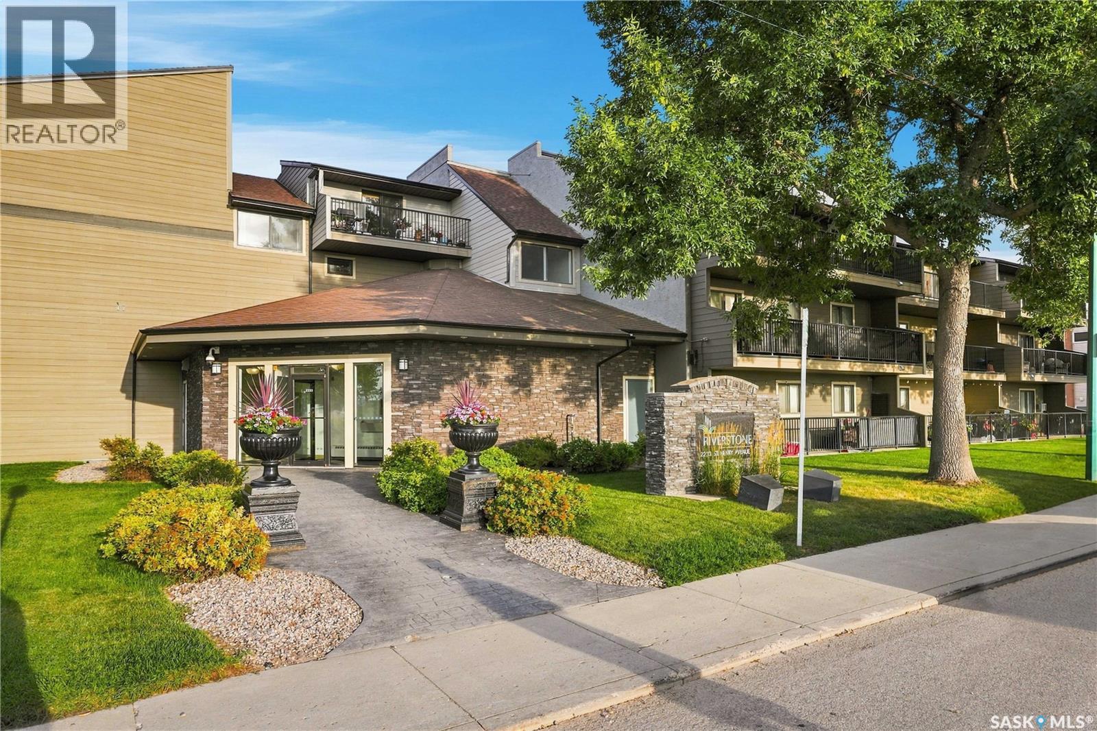 MLS® listing #30234477 for sale located at 213 2233 St Henry AVENUE