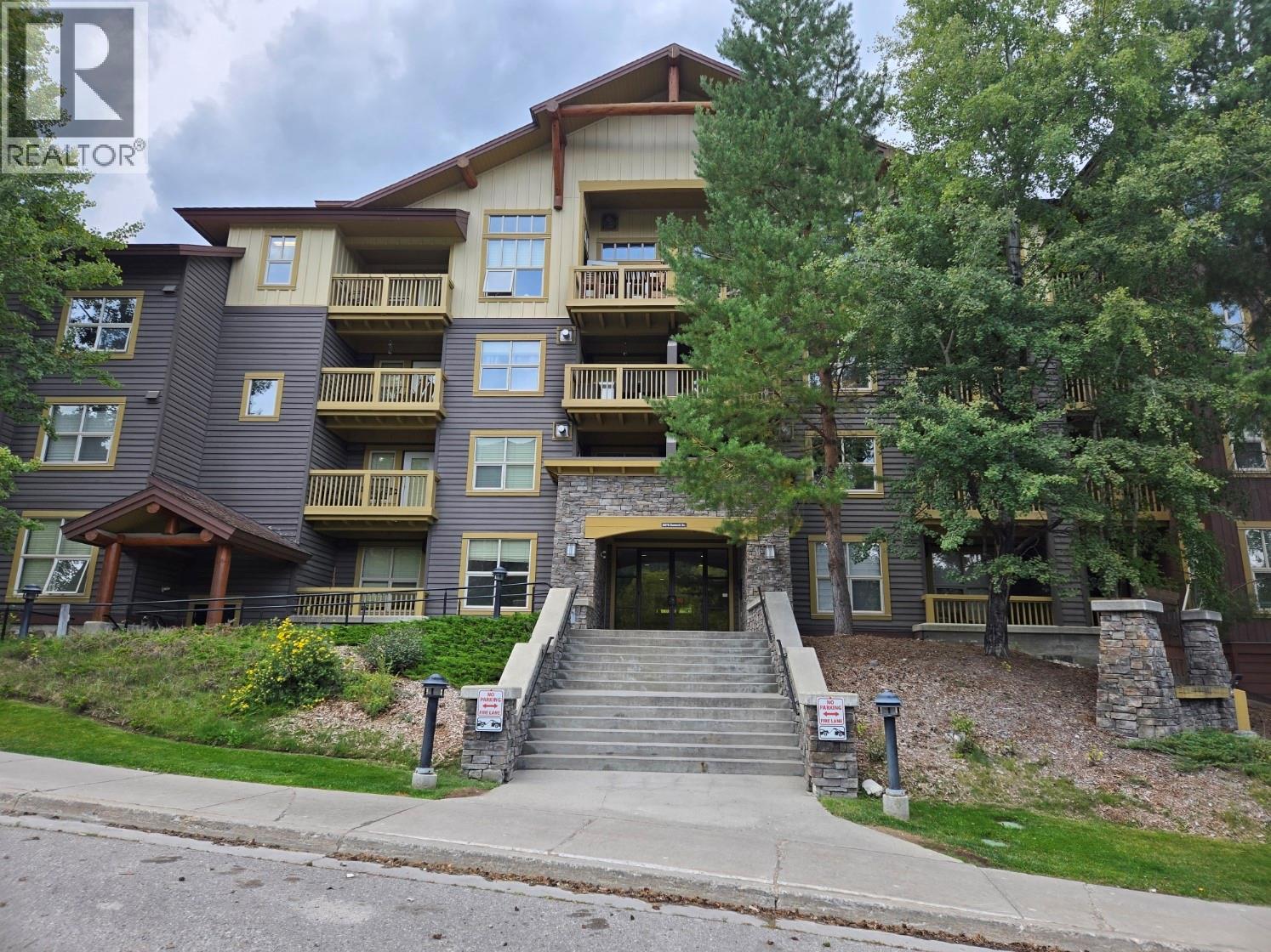 MLS® listing #30234494 for sale located at 2070 SUMMIT Drive Unit# 201B