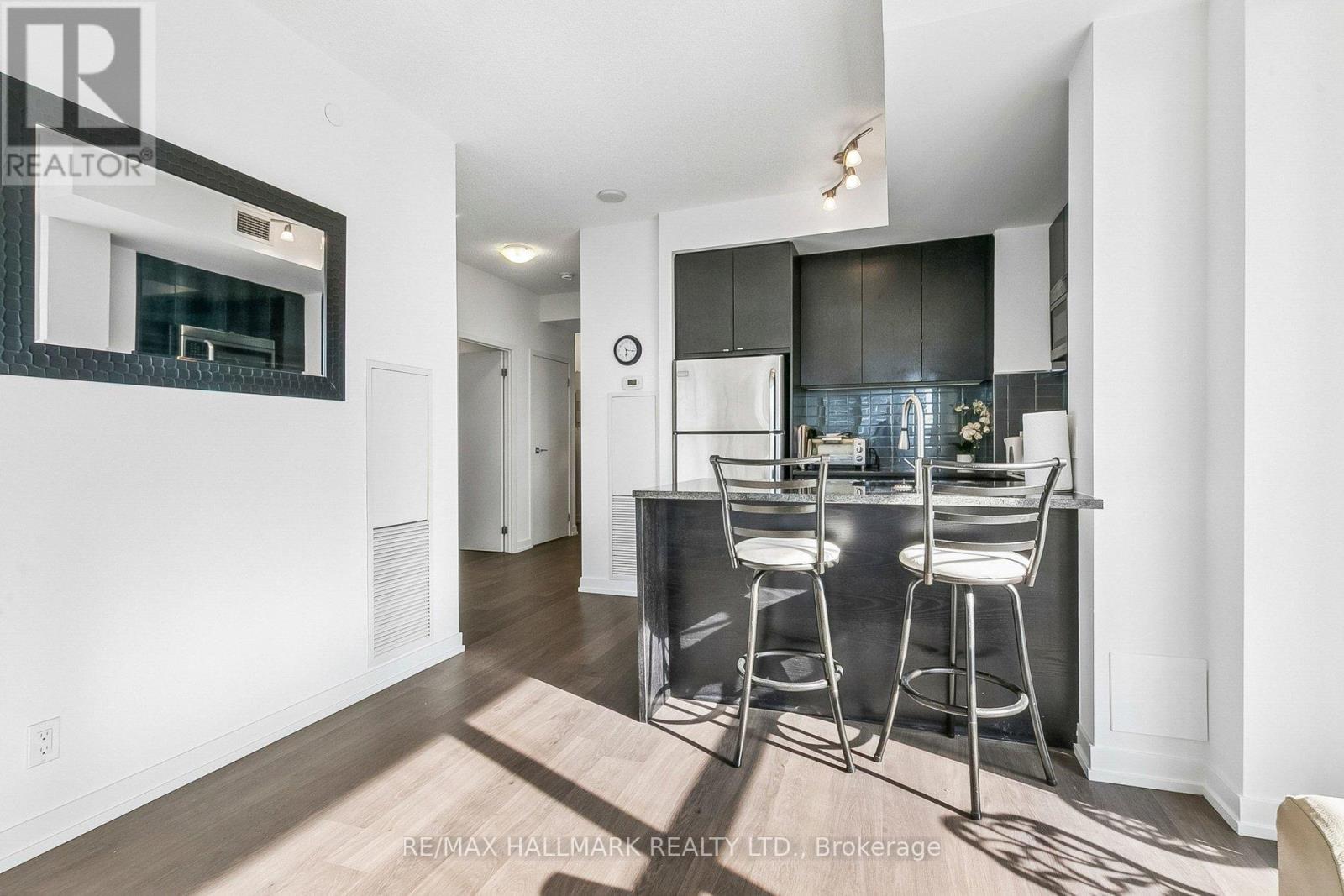 MLS® listing #30235438 for sale located at 1212 - 98 LILLIAN STREET