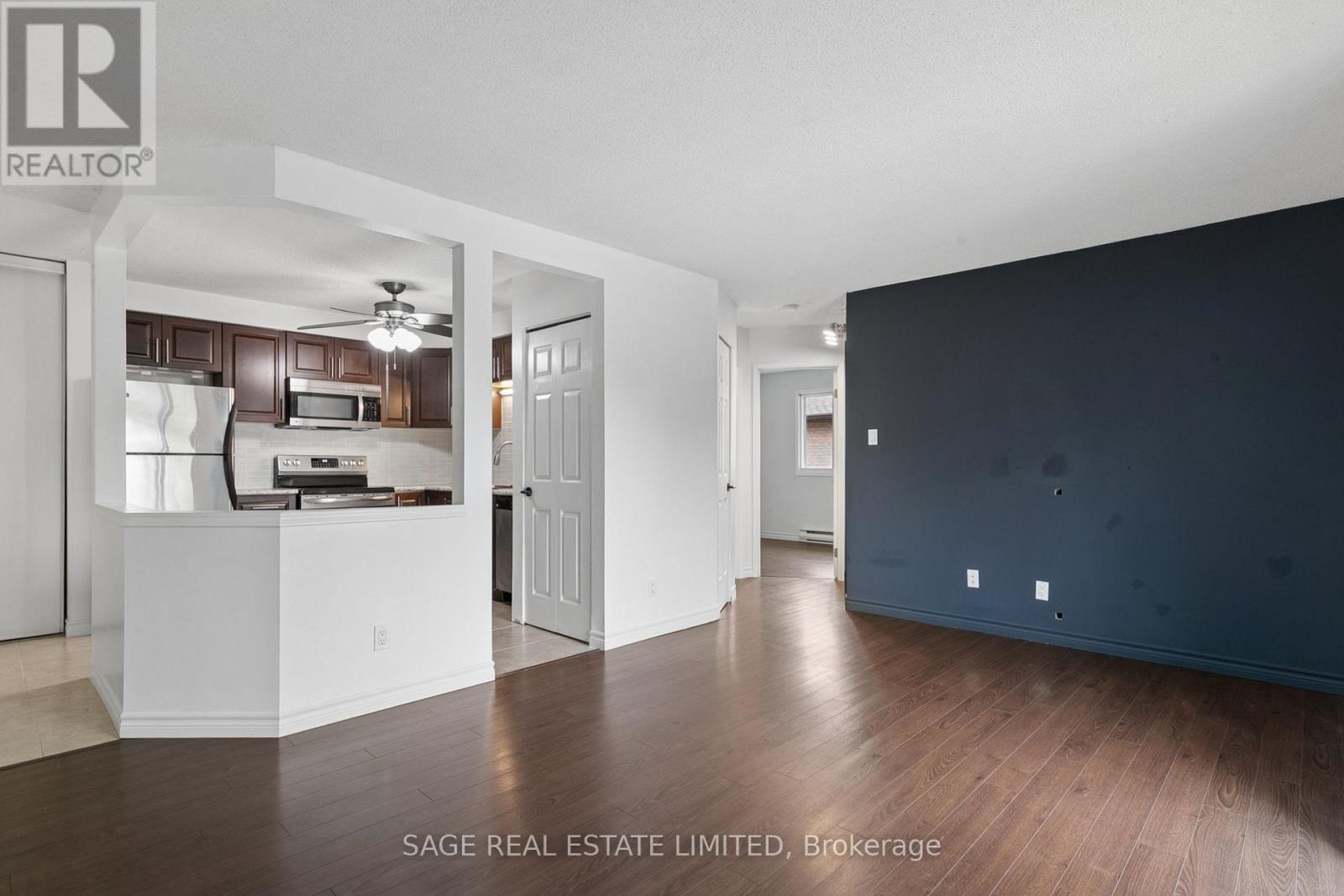 MLS® listing #30236105 for sale located at 10 - 327 NORTHLAKE DRIVE