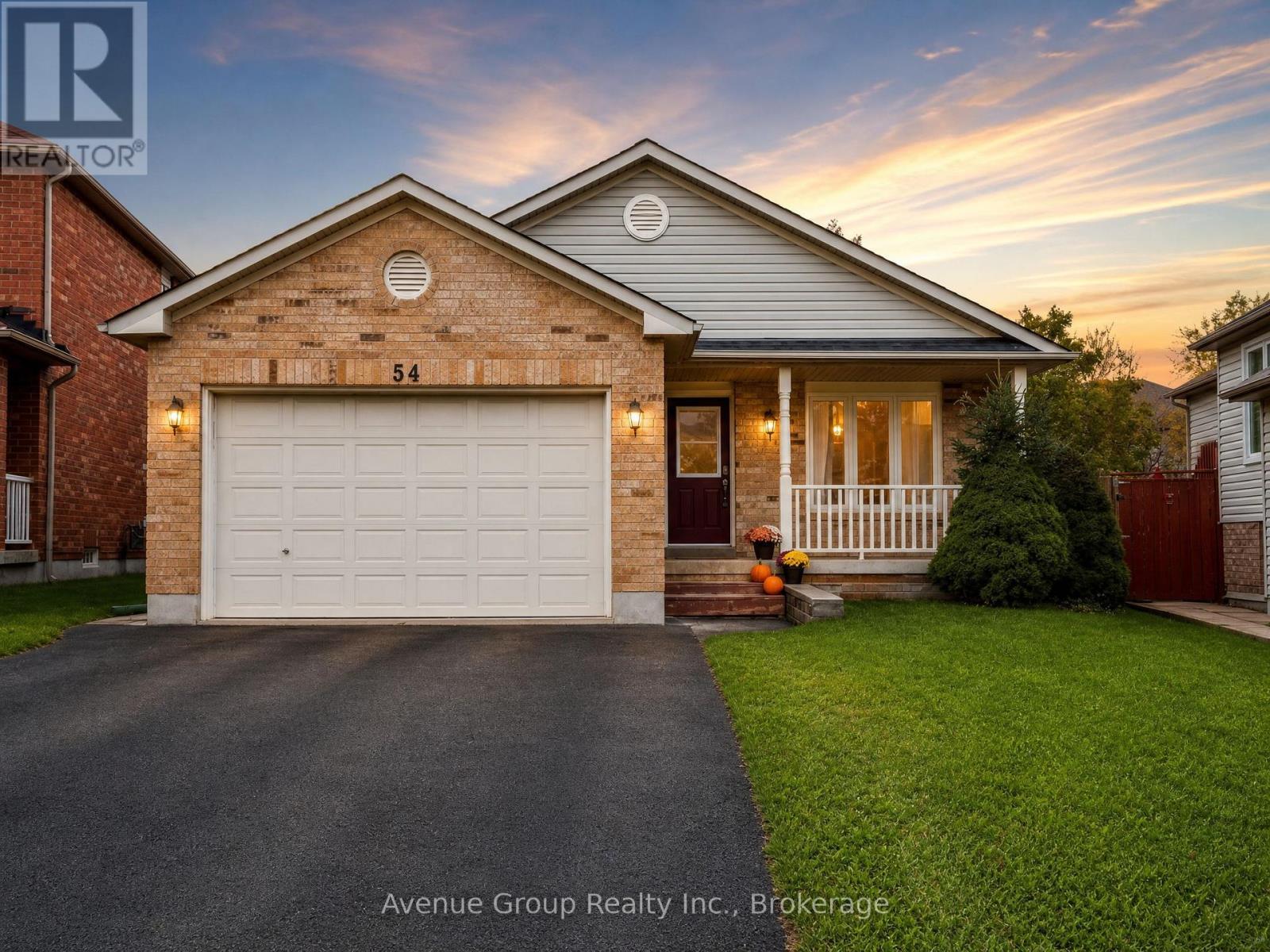 MLS® listing #30238881 for sale located at LOWER - 54 LEGGOTT AVENUE
