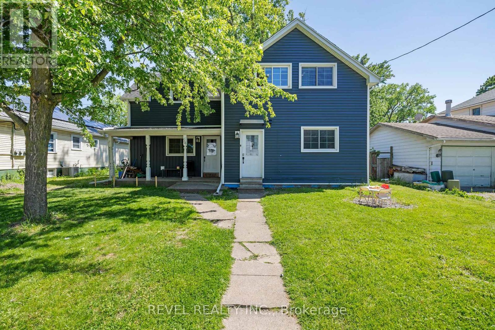 MLS® listing #30239055 for sale located at 54 CHESTNUT STREET E