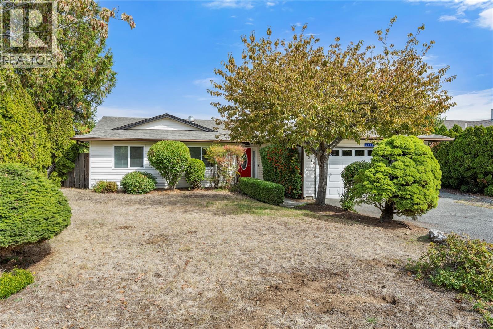 MLS® listing #30240591 for sale located at 6218 Groveland Dr