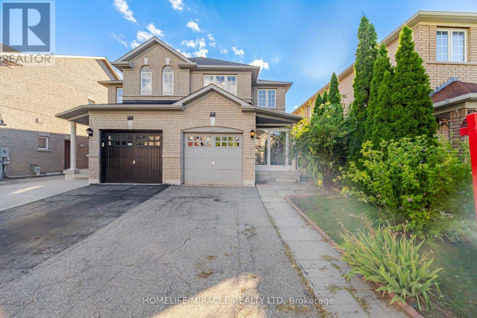 MLS® listing #30240895 for sale located at 101 CRYSTALVIEW CRESCENT