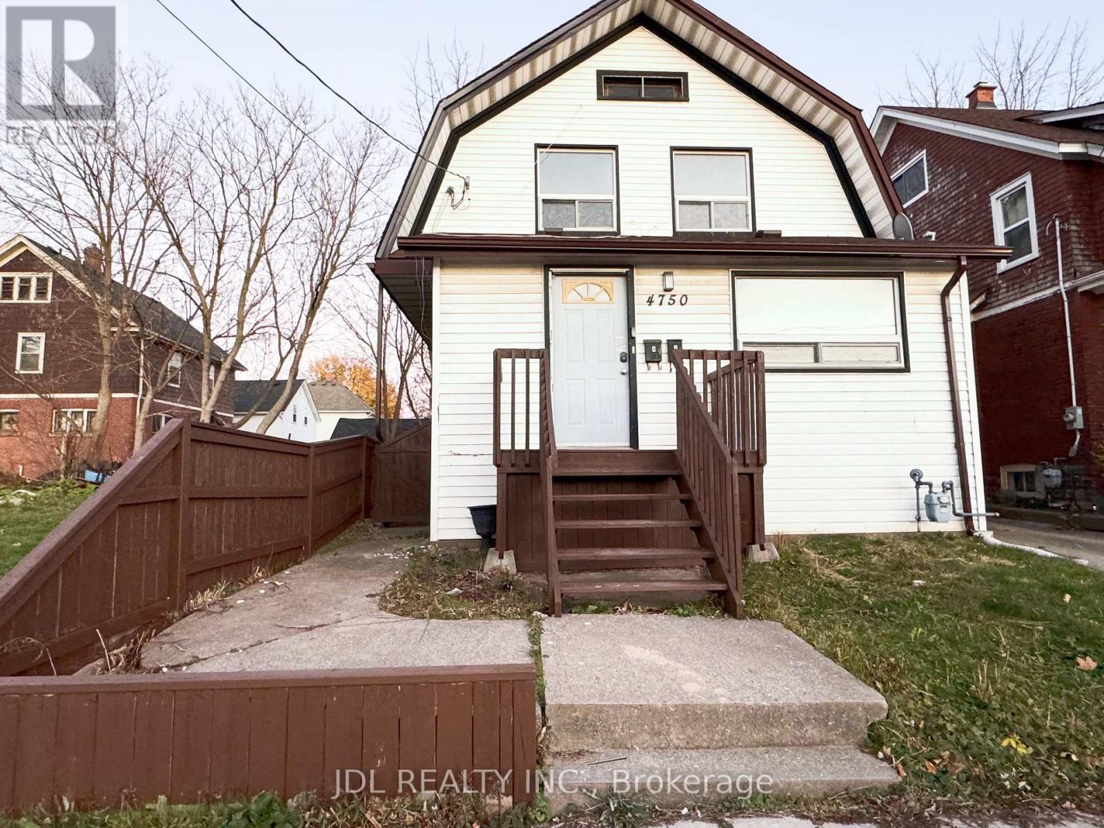 MLS® listing #30241076 for sale located at MAIN - 4750 SAINT LAWRENCE AVENUE