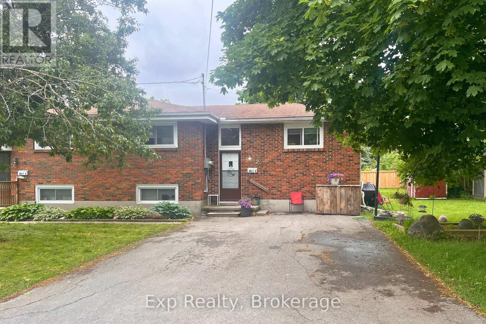 MLS® listing #30241336 for sale located at UNIT B - 20 MUNRO AVENUE