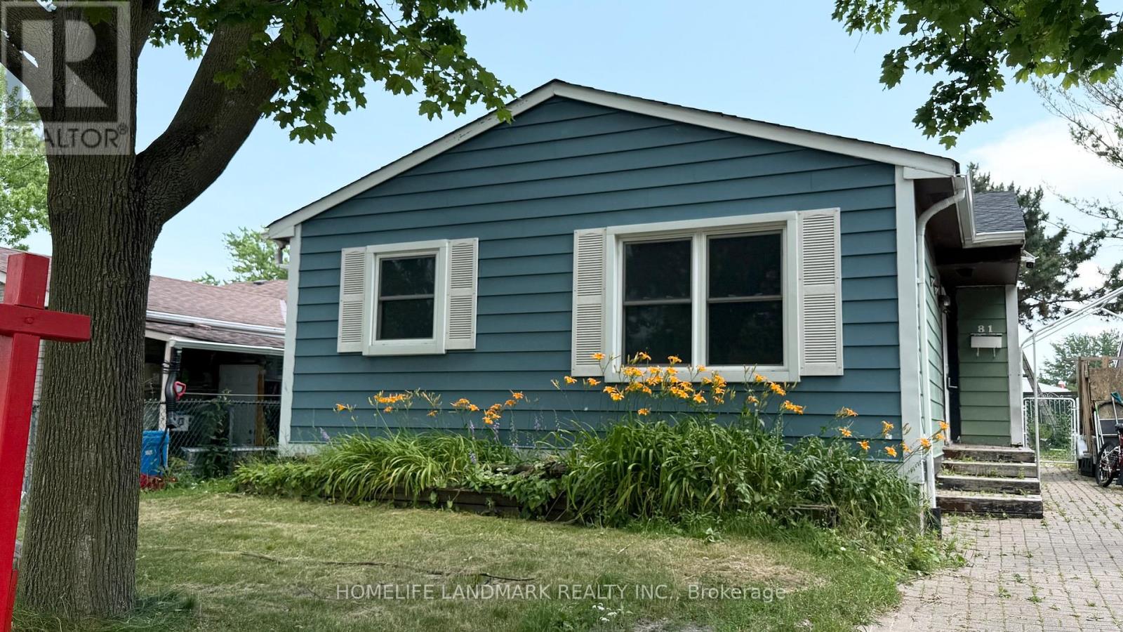 MLS® listing #30241344 for sale located at MAIN FLOOR - 81 UNITED SQUARE